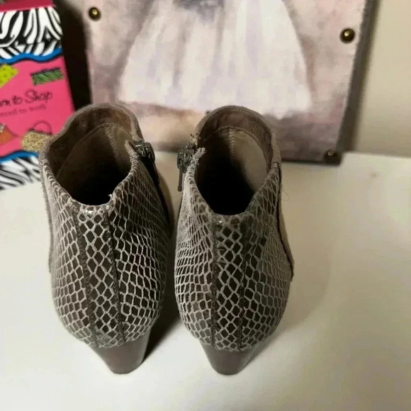 Vionic Booties - Picture 3 of 6